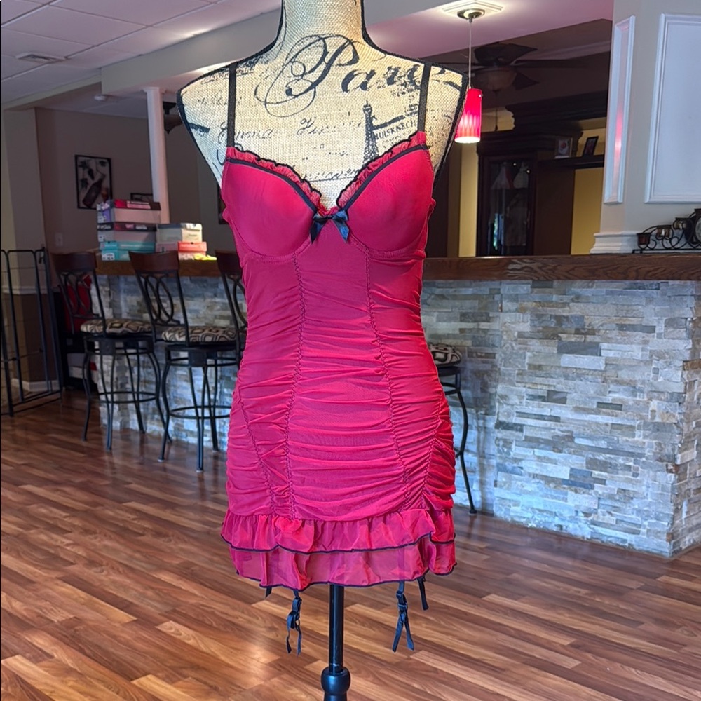 Fredericks of Hollywood size small red w/black zigzag stitching teddy w/ garter
